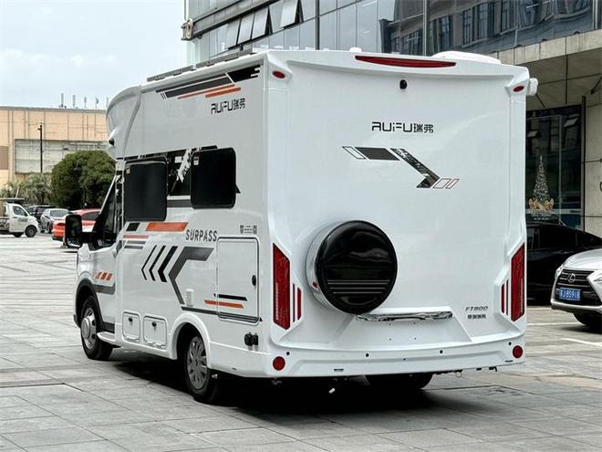 ：商务旅居新选择舒适与安全并存不朽情缘首页福特T8小额头房车(图4)